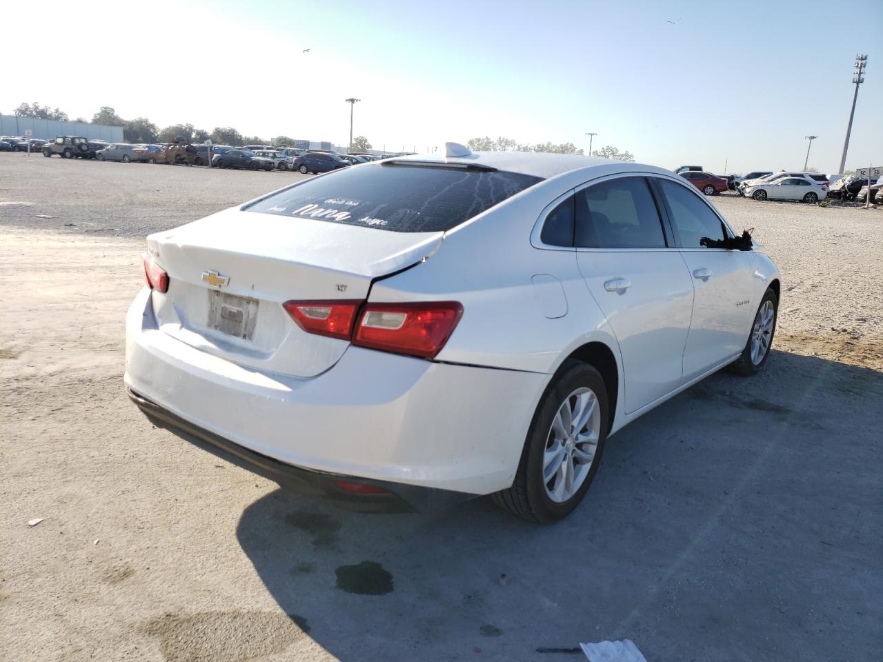Photo 4 from auction – 2018 CHEVROLET MALIBU LT with VIN 1G1ZD5ST0JF175341