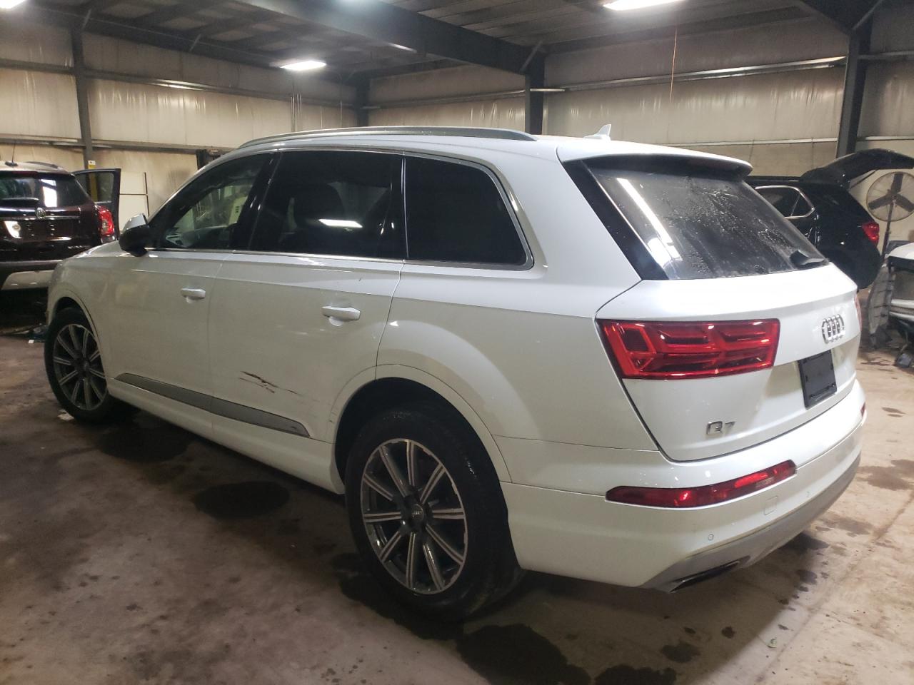 Photo 3 from auction – 2019 AUDI Q7 PREMIUM with VIN WA1LAAF74KD038289