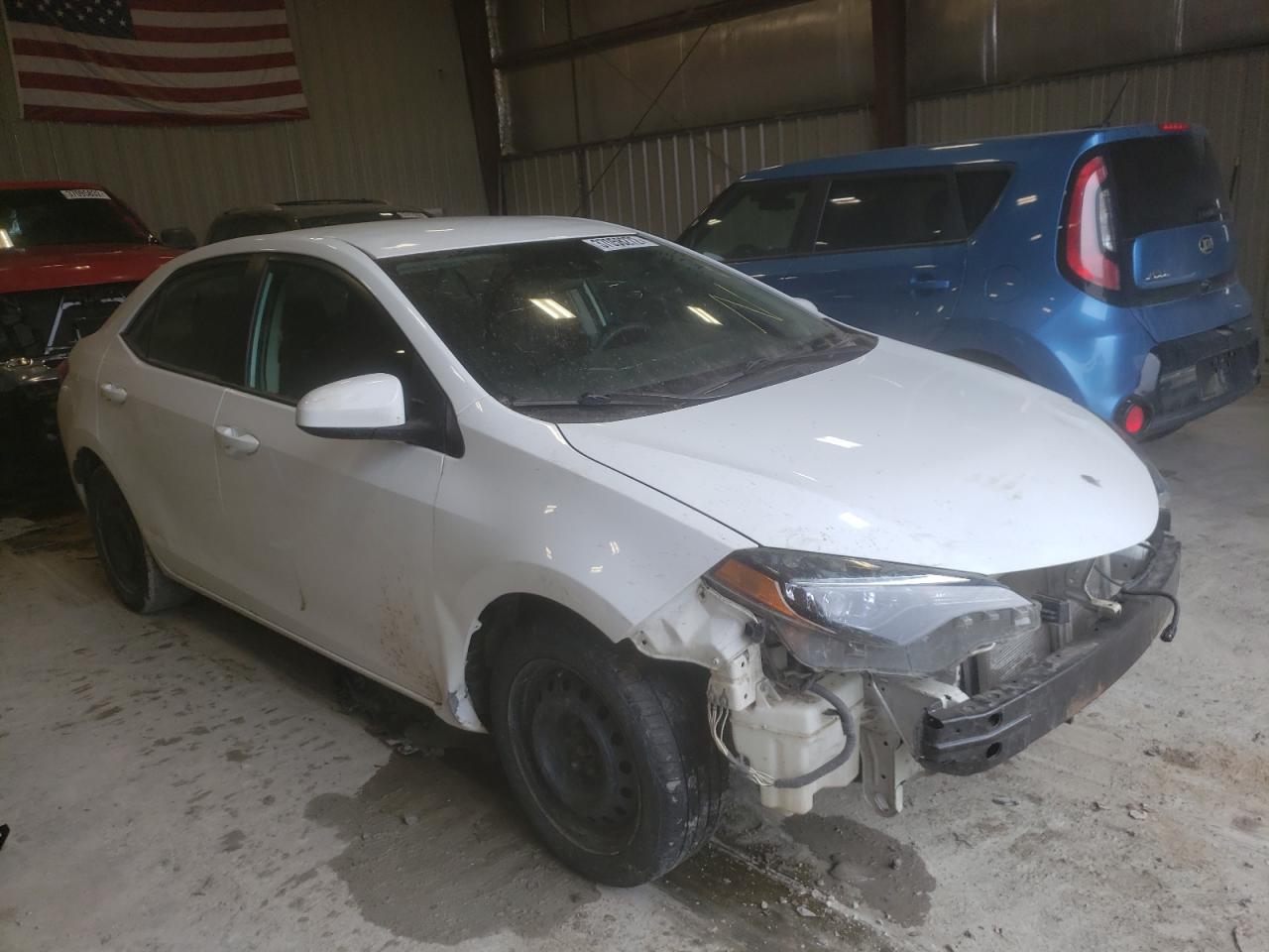 TOYOTA COROLLA L 2018 with VIN 2T1BURHE2JC032148 - Photo from auction