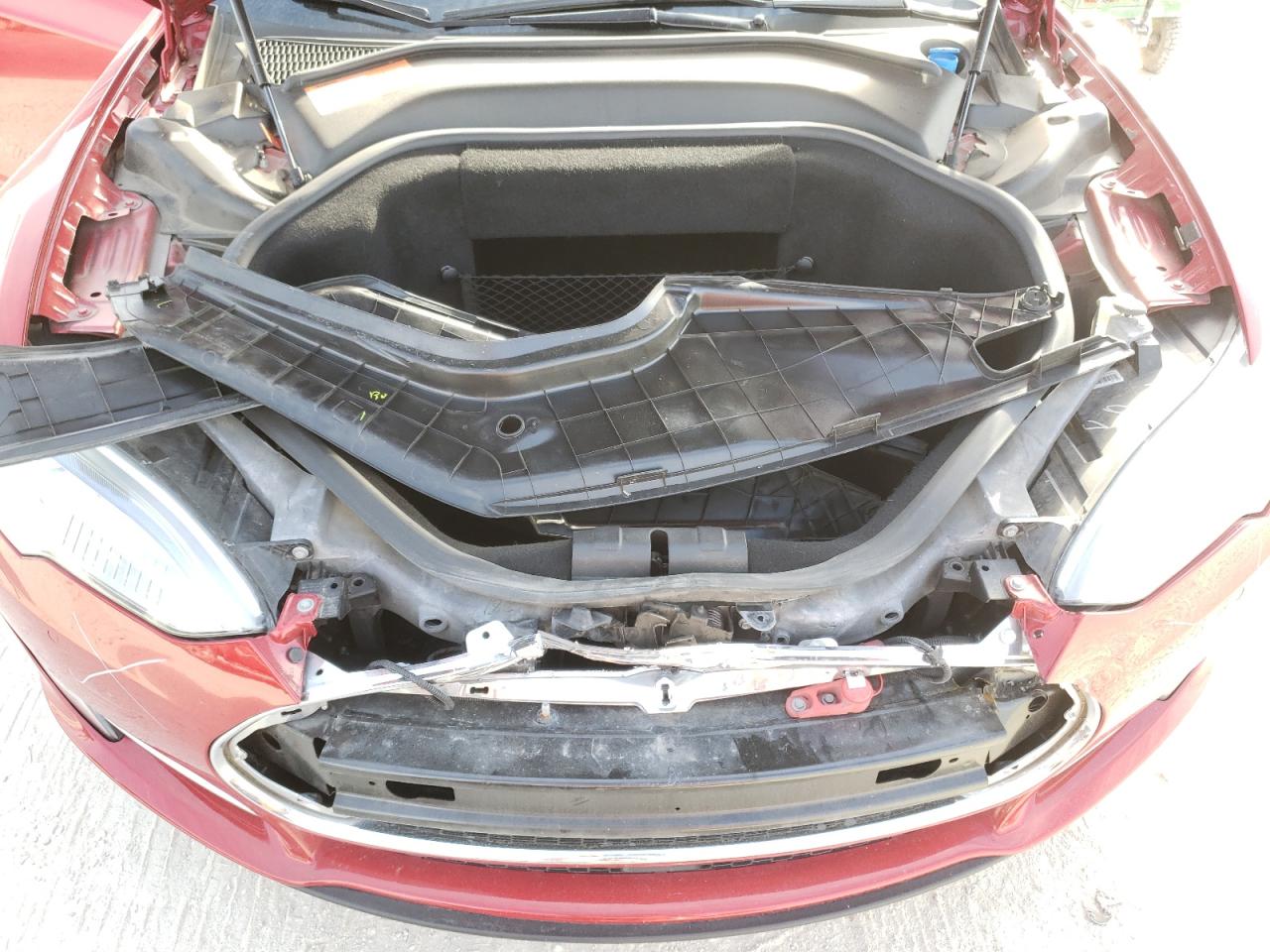 Photo 7 from auction – 2014 TESLA MODEL S with VIN 5YJSA1H17EFP61397