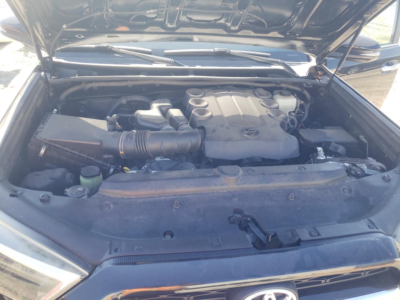 Photo 7 from auction – 2014 TOYOTA 4RUNNER SR with VIN JTEZU5JR2E5075861