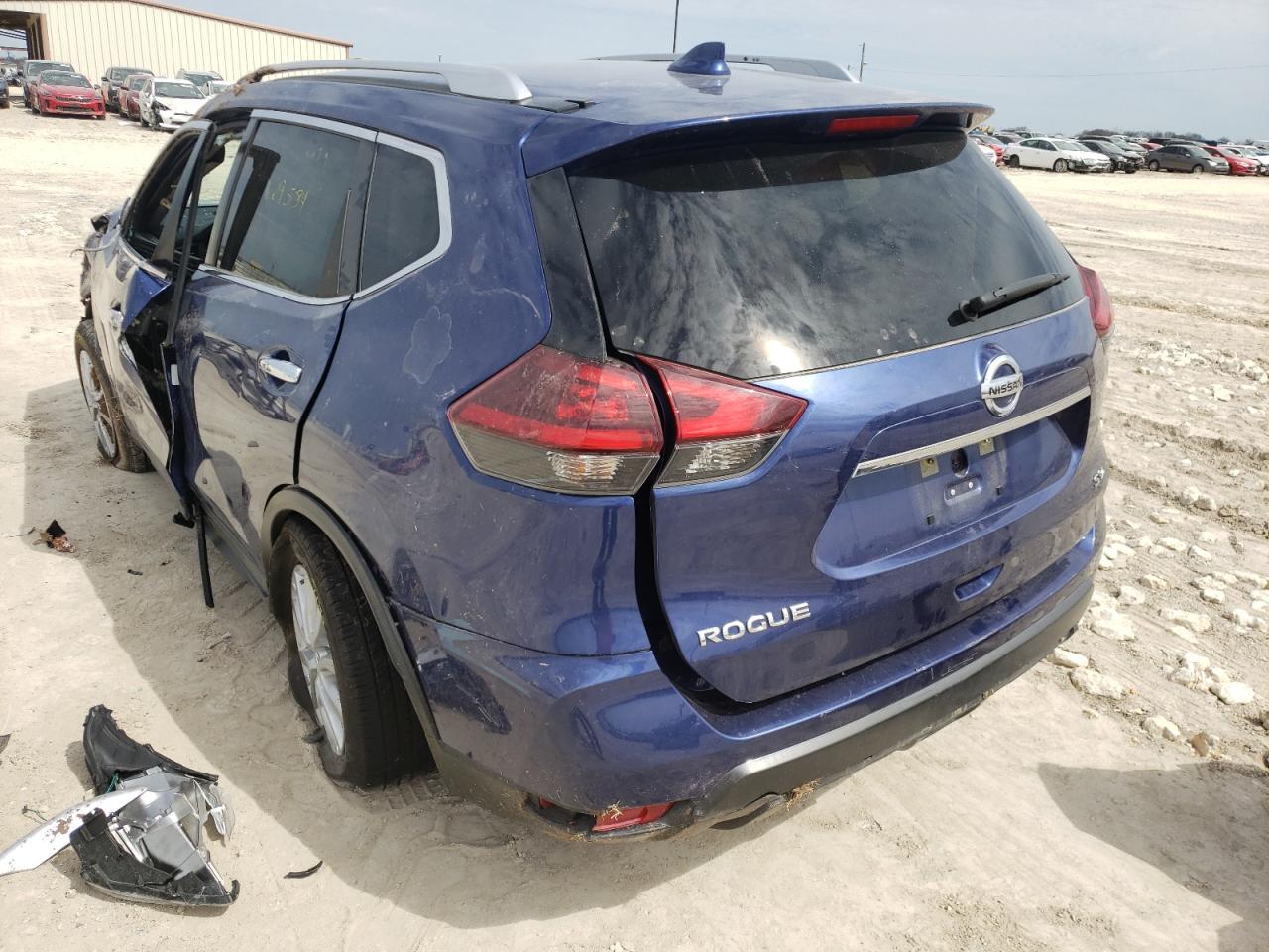 Photo 3 from auction – 2018 NISSAN ROGUE S with VIN KNMAT2MTXJP509372