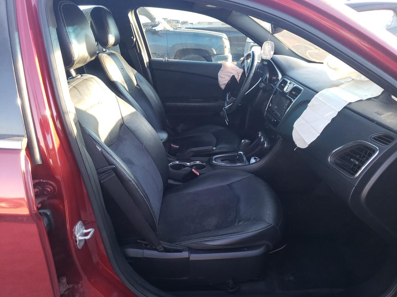 Photo 5 from auction – 2012 CHRYSLER 200 S with VIN 1C3CCBHG1CN173829