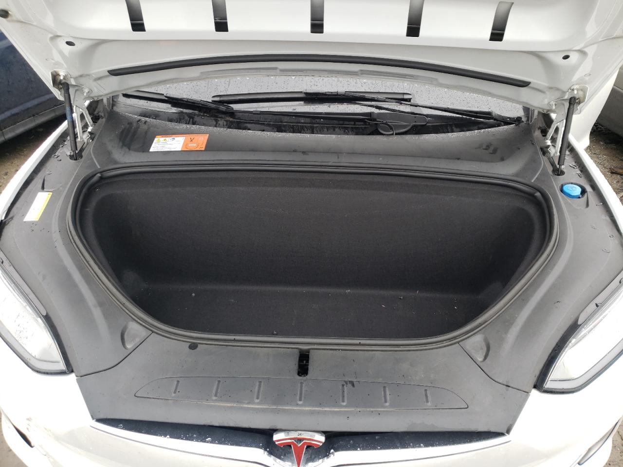 Photo 7 from auction – 2017 TESLA MODEL X with VIN 5YJXCBE28HF049472