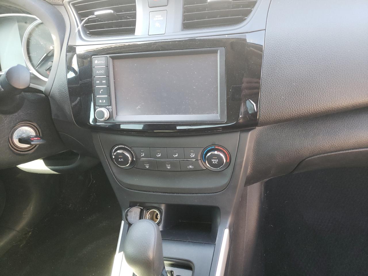 Photo 9 from auction – 2019 NISSAN SENTRA S with VIN 3N1AB7AP1KY409395