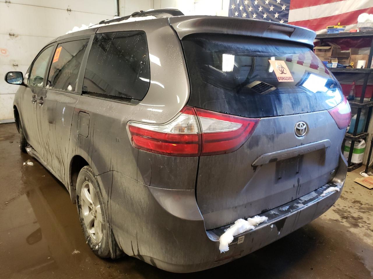 Photo 3 from auction – 2016 TOYOTA SIENNA LE with VIN 5TDKK3DC7GS698137