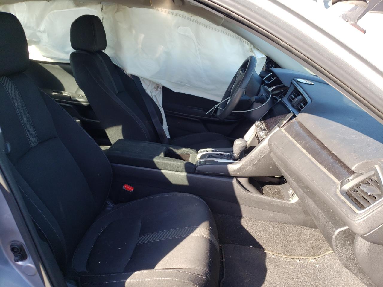 Foto 5 de la subasta – 2017 HONDA CIVIC EX con VIN 2HGFC2F79HH552154