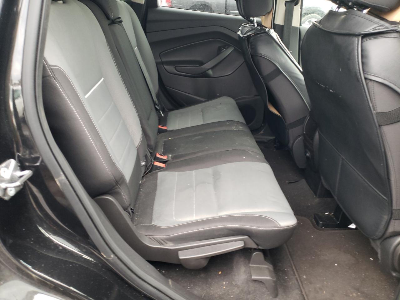 Photo 6 from auction – 2015 FORD ESCAPE SE with VIN 1FMCU9G92FUB10328