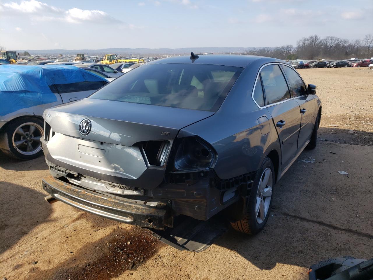 Photo 4 from auction – 2013 VOLKSWAGEN PASSAT SE with VIN 1VWBP7A34DC045756