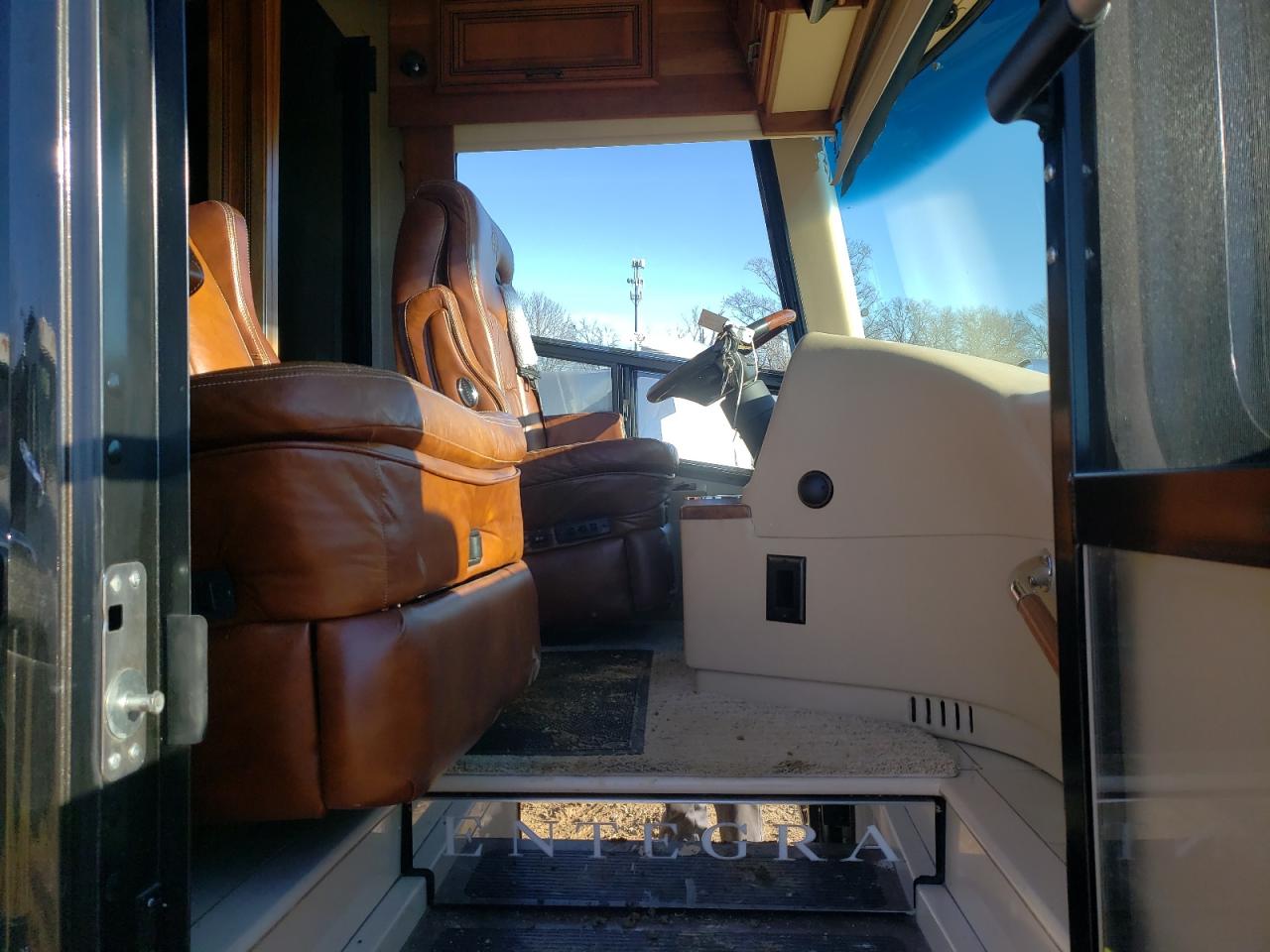 Photo 5 from auction – 2017 SPARTAN MOTORS MOTORHOME with VIN 4VZVU1E98HC082107