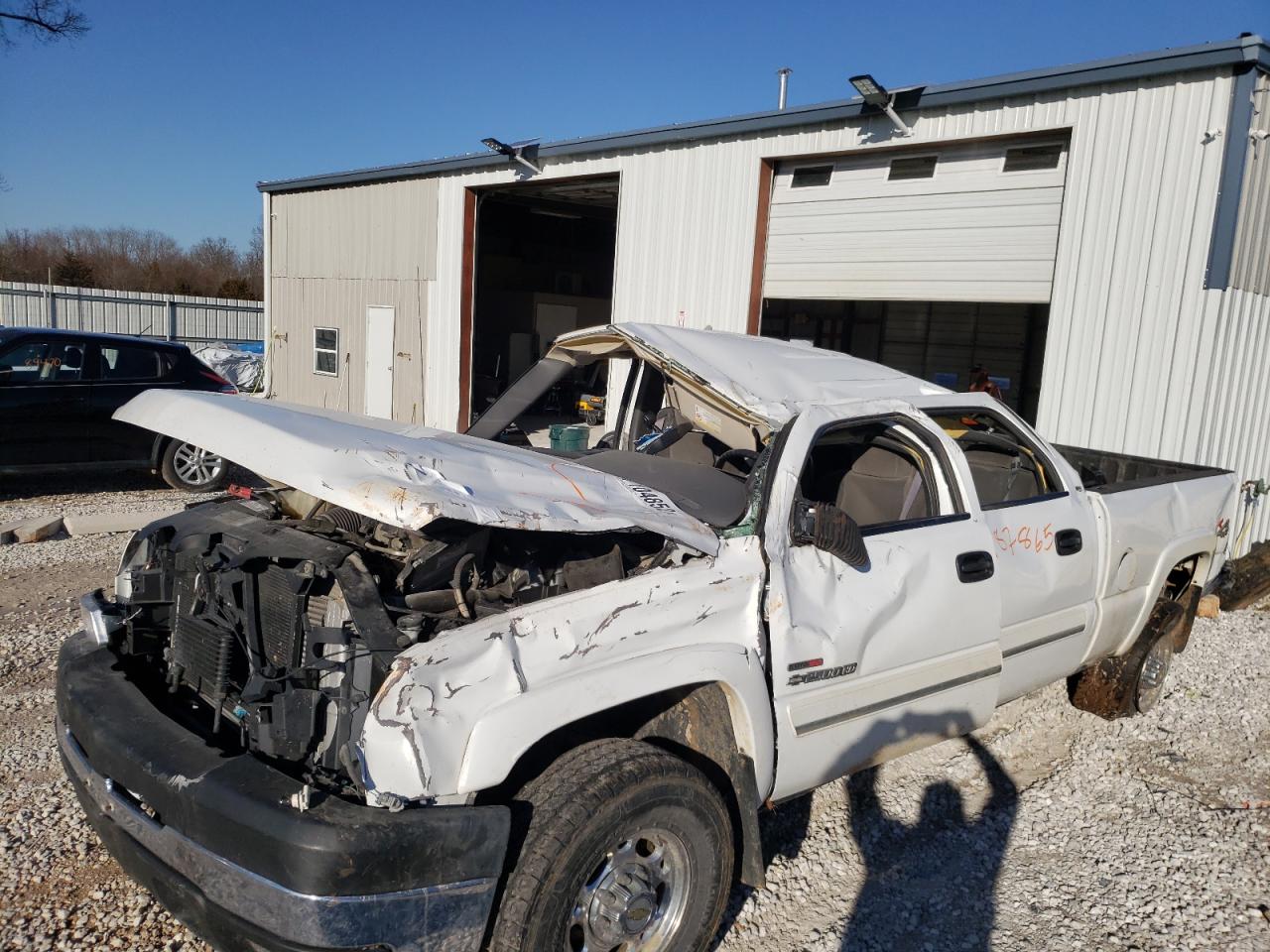 Photo 2 from auction – 2005 CHEVROLET SILVERADO with VIN 1GCHK23235F874000