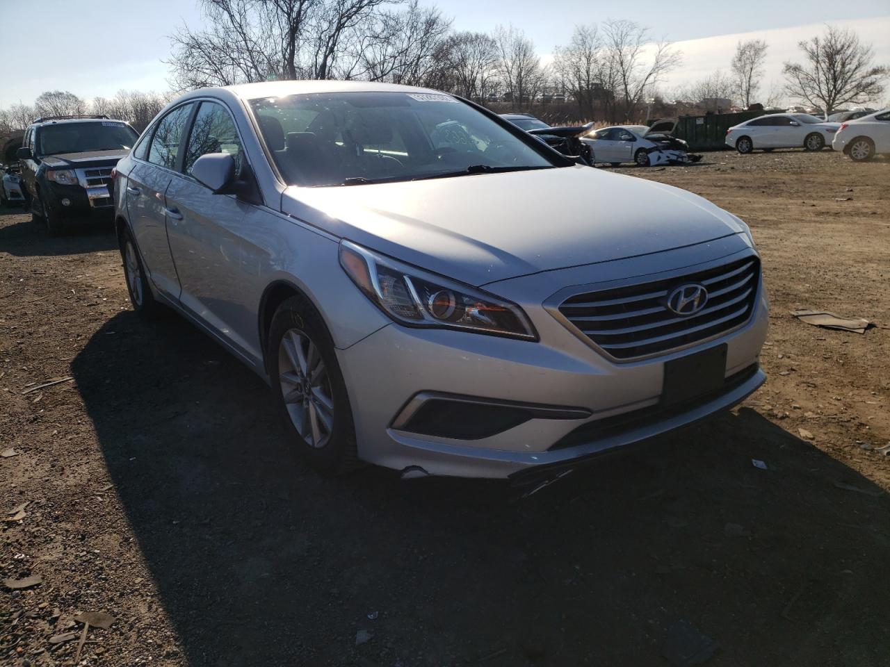 HYUNDAI SONATA SE 2016 with VIN 5NPE24AF4GH387188 - Photo from auction