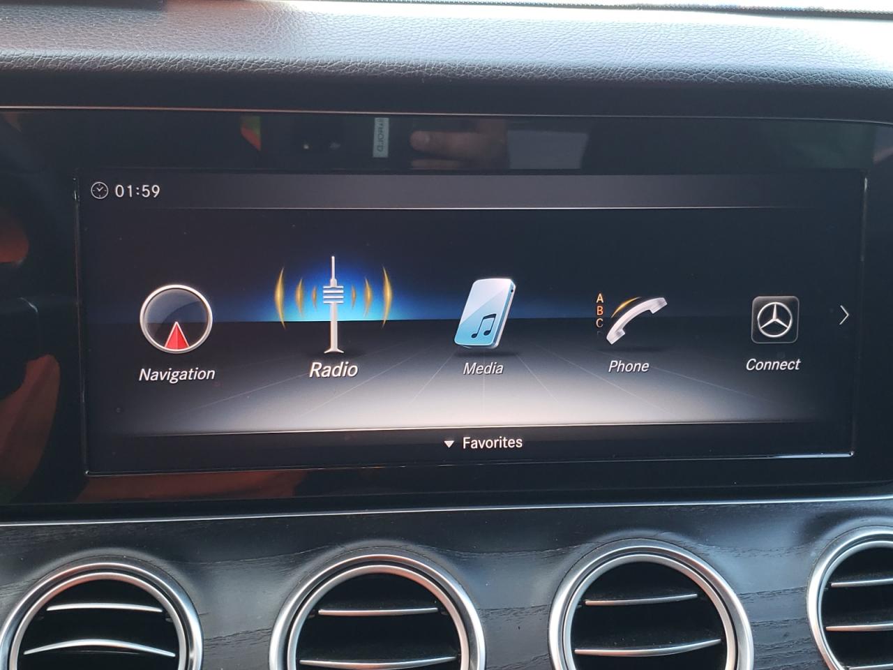 Photo 9 from auction – 2018 MERCEDES-BENZ E 300 with VIN WDDZF4JBXJA361802