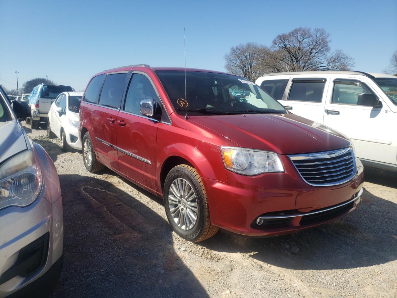 CHRYSLER TOWN & COU 2013 with VIN 2C4RC1CG3DR583463 - Photo from auction