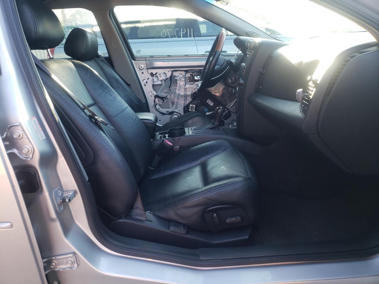 Photo 5 from auction – 2005 CADILLAC CTS HI FEA with VIN 1G6DP567450178437