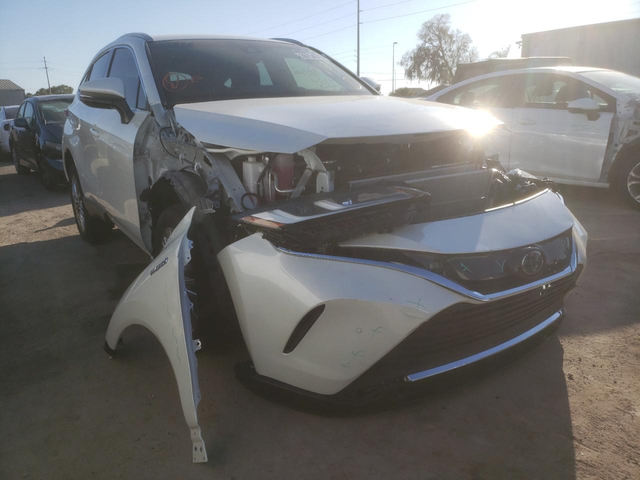TOYOTA VENZA LE 2021 with VIN JTEAAAAHXMJ041680 - Photo from auction