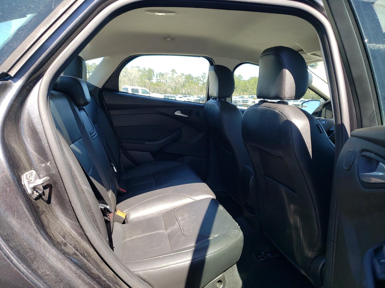 Photo 6 from auction – 2016 FORD FOCUS SE with VIN 1FADP3F24GL356649