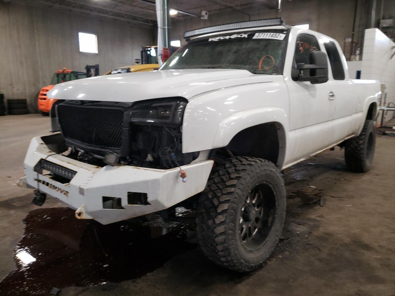 Photo 2 from auction – 2006 CHEVROLET SILVERADO with VIN 1GCEK19BX6E128963