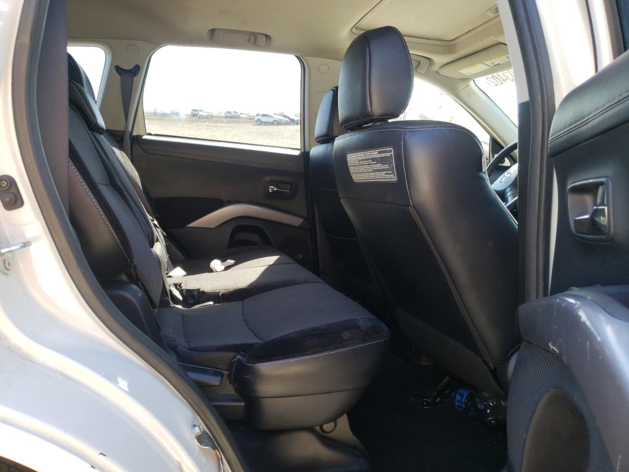 Photo 6 from auction – 2011 MITSUBISHI OUTLANDER with VIN JA4AS3AW0BU017955