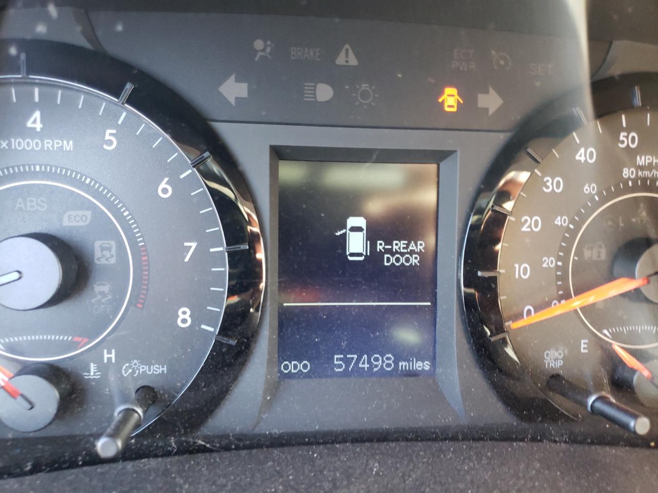 Photo 8 from auction – 2017 TOYOTA SIENNA with VIN 5TDZZ3DC6HS866944