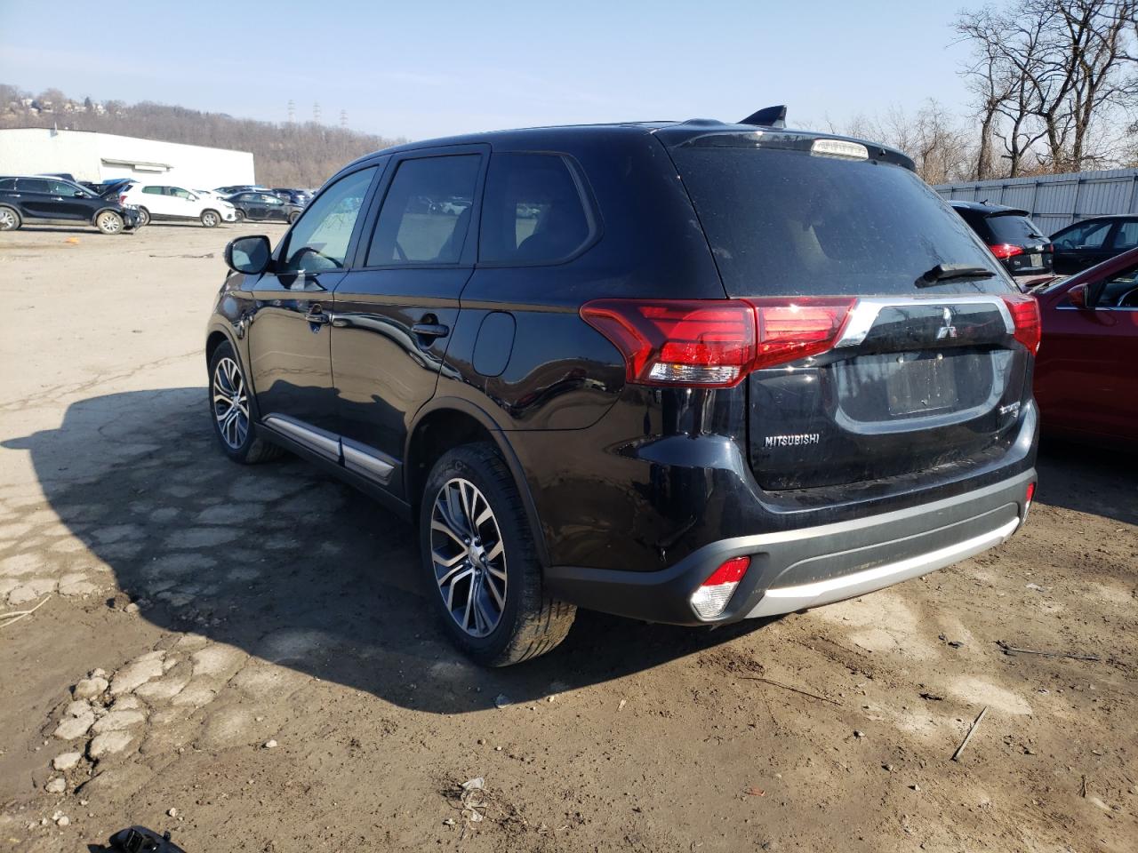 Photo 3 from auction – 2018 MITSUBISHI OUTLANDER with VIN JA4AZ3A34JZ007464