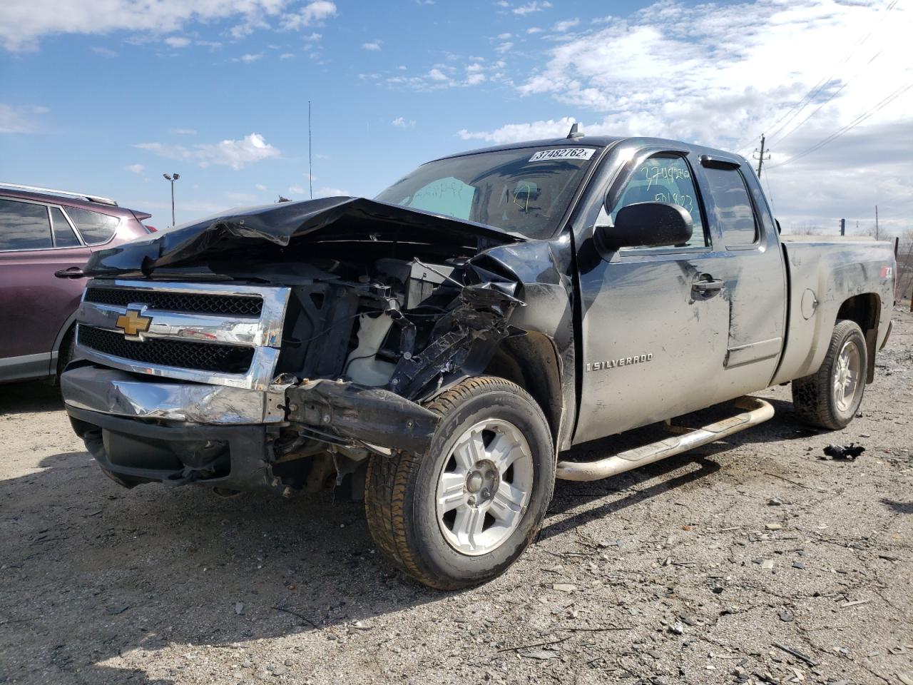 Photo 2 from auction – 2007 CHEVROLET SILVERADO with VIN 1GCEK19027E501803