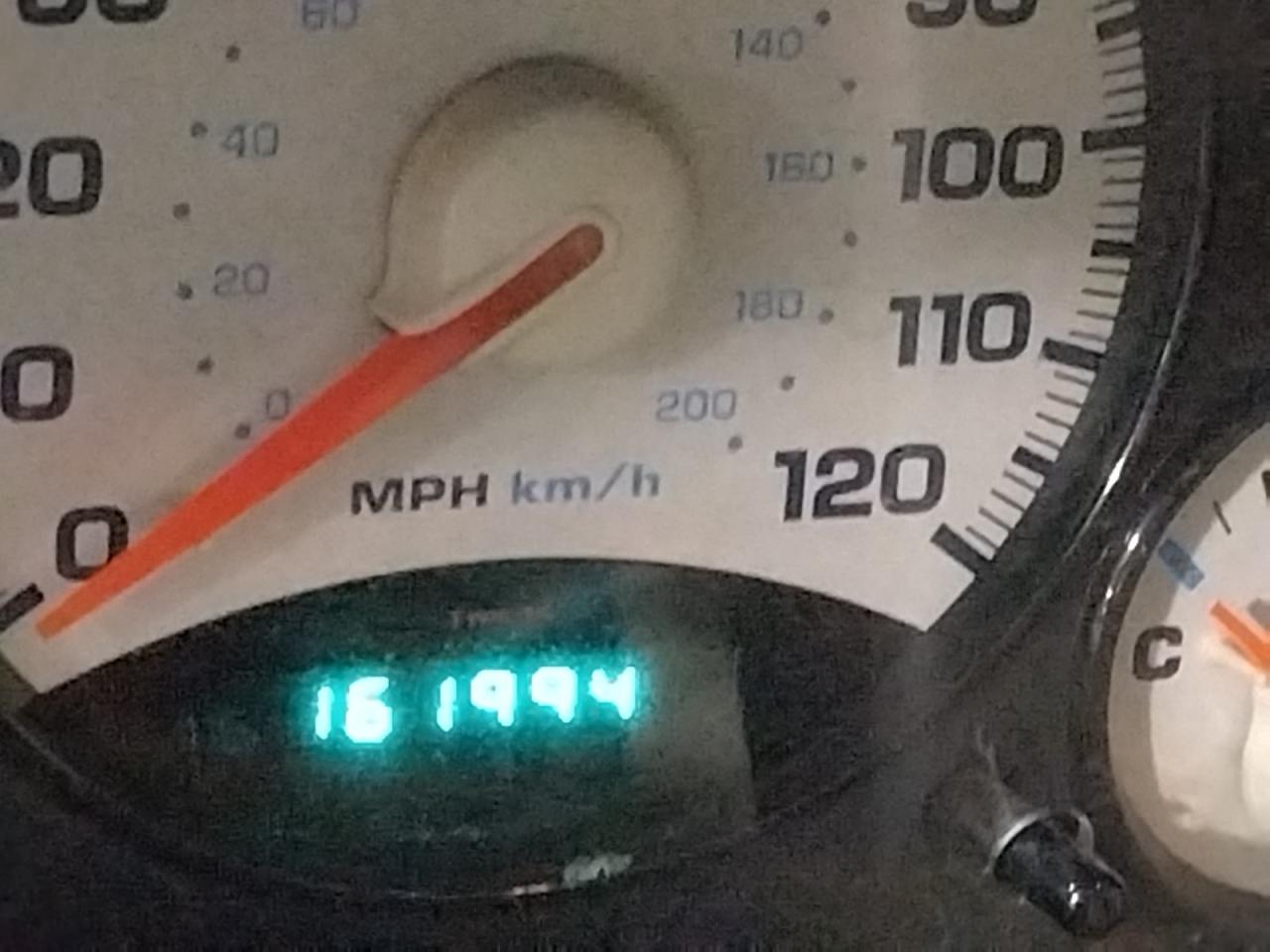 Photo 8 from auction – 2004 JEEP LIBERTY SP with VIN 1J4GL48K74W136271