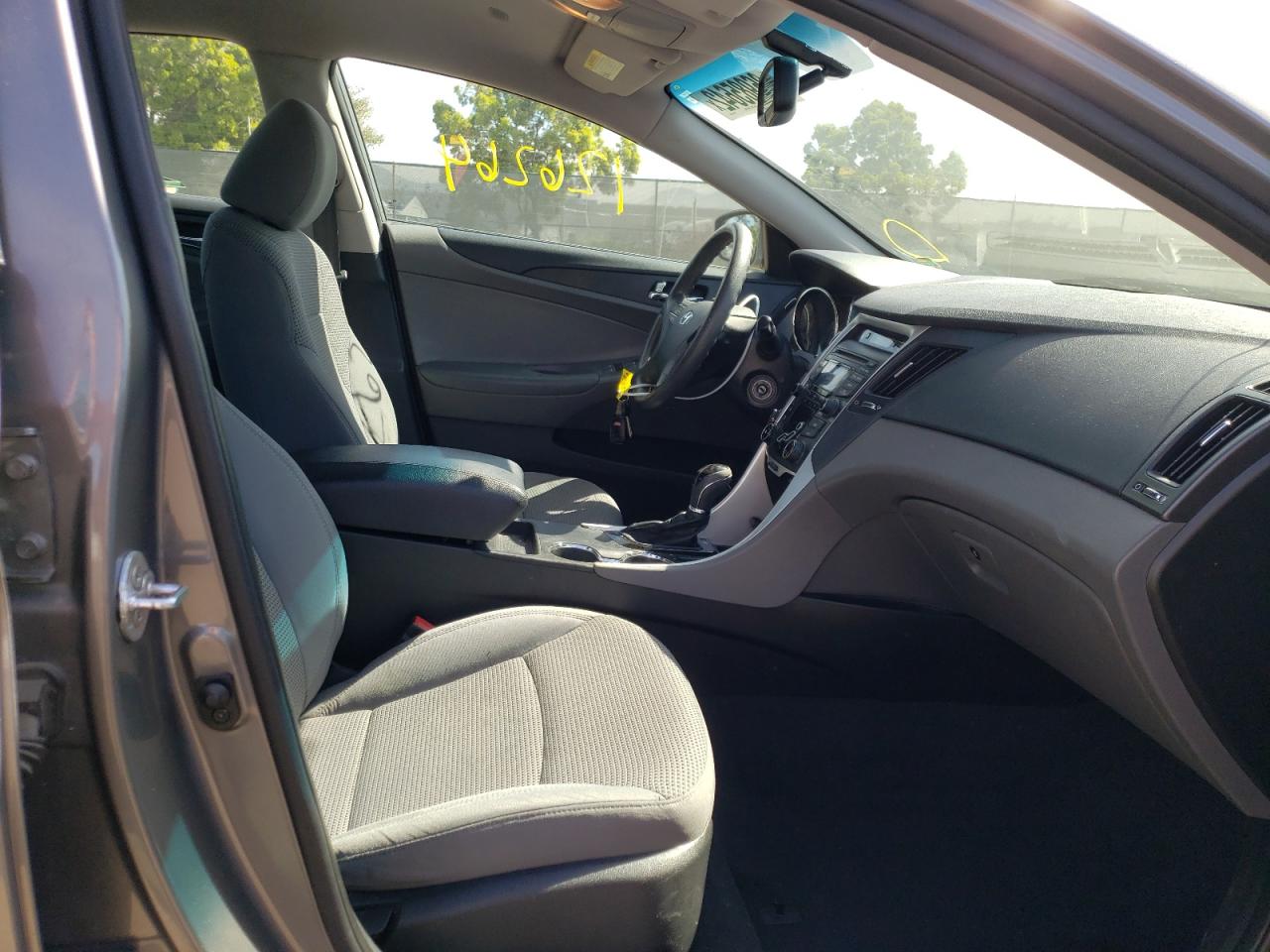 Photo 5 from auction – 2012 HYUNDAI SONATA GLS with VIN 5NPEB4AC5CH476381