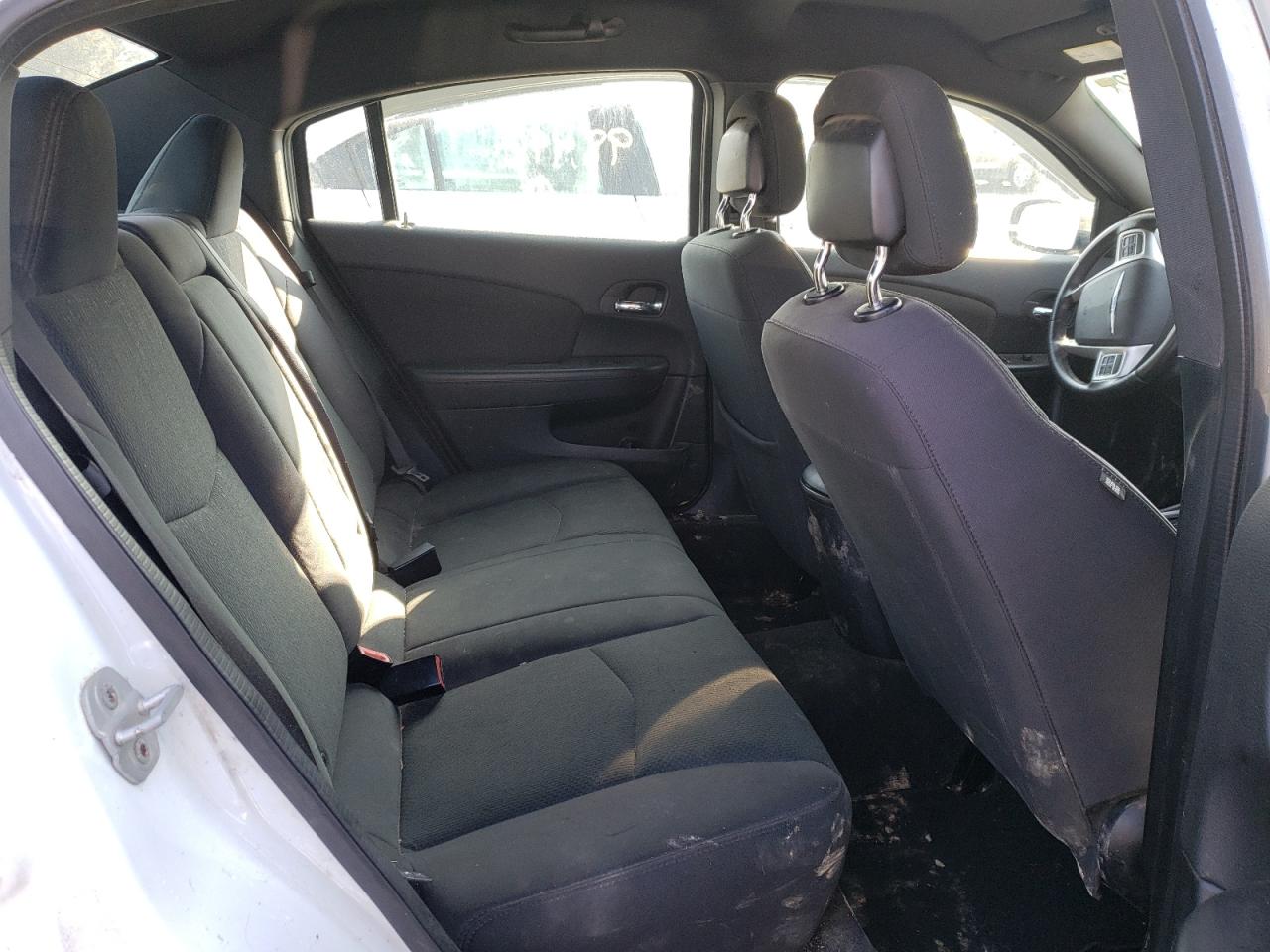 Photo 6 from auction – 2012 CHRYSLER 200 TOURIN with VIN 1C3CCBBG7CN185010