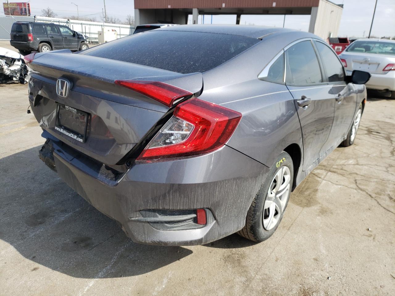 Photo 4 from auction – 2017 HONDA CIVIC LX with VIN 19XFC2F56HE068631