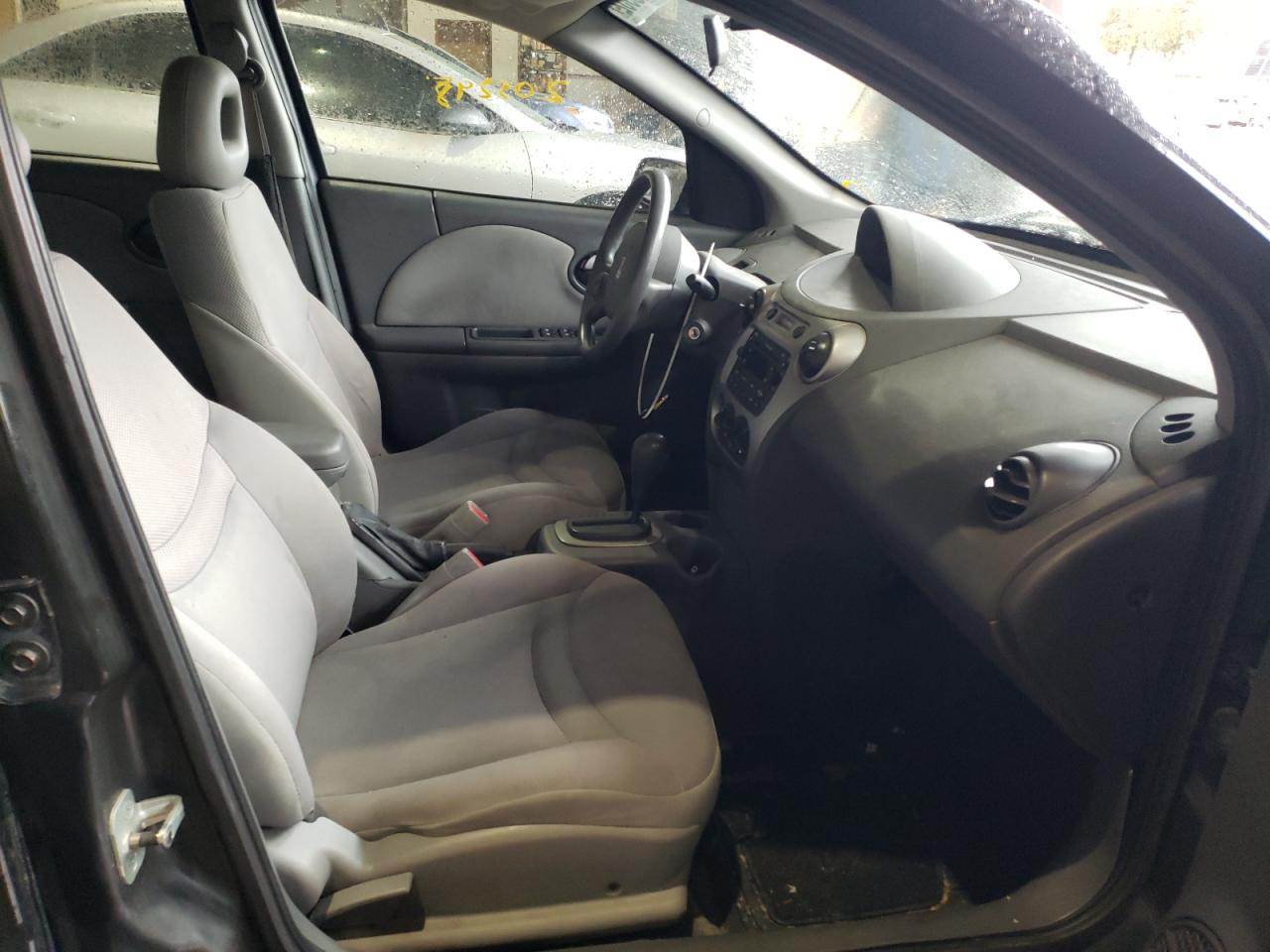 Photo 5 from auction – 2004 SATURN ION LEVEL with VIN 1G8AJ52F04Z121610