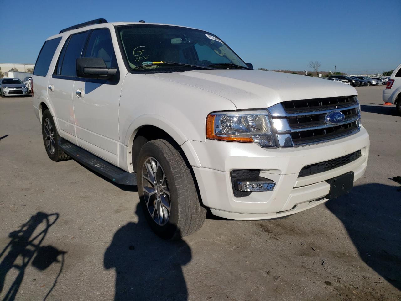 FORD EXPEDITION 2016 with VIN 1FMJU1HT1GEF14722 - Photo from auction