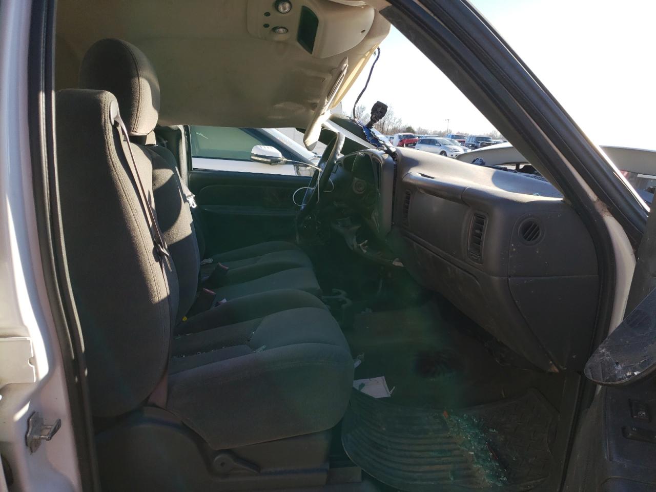 Photo 5 from auction – 2005 CHEVROLET SILVERADO with VIN 1GCHK23235F874000