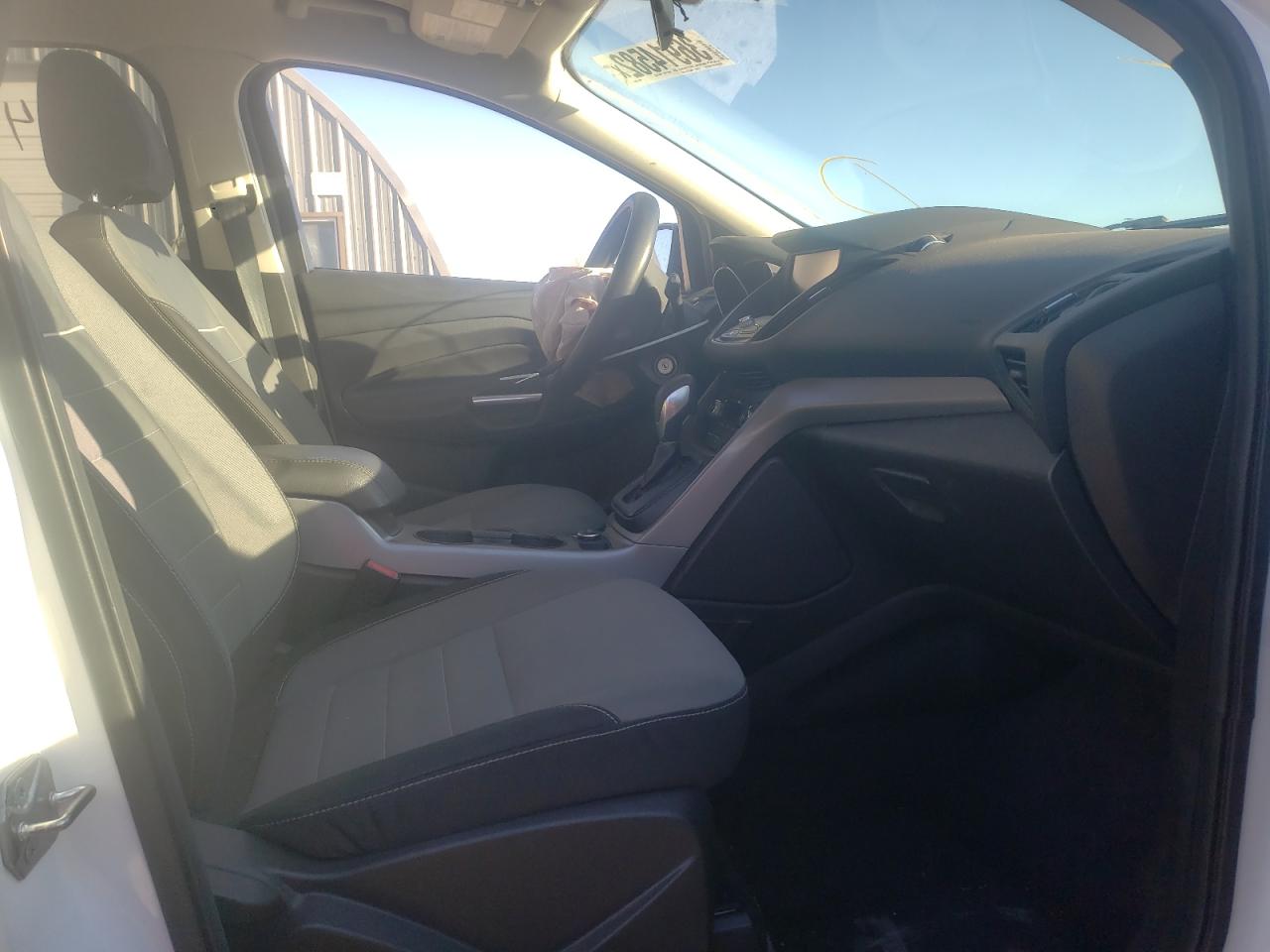 Photo 5 from auction – 2015 FORD ESCAPE SE with VIN 1FMCU9GX4FUA47912