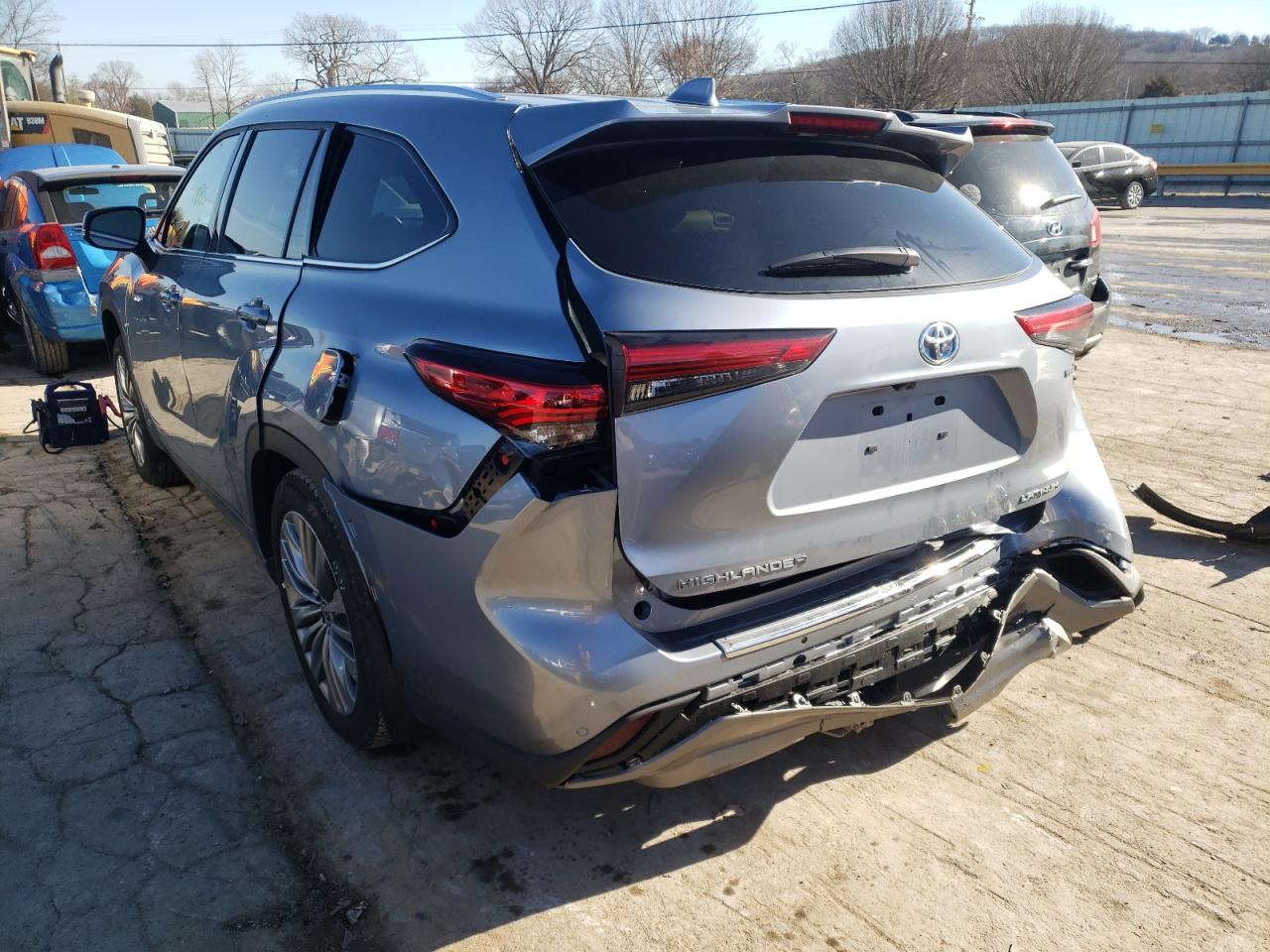 Photo 3 from auction – 2021 TOYOTA HIGHLANDER with VIN 5TDEBRCH6MS028507