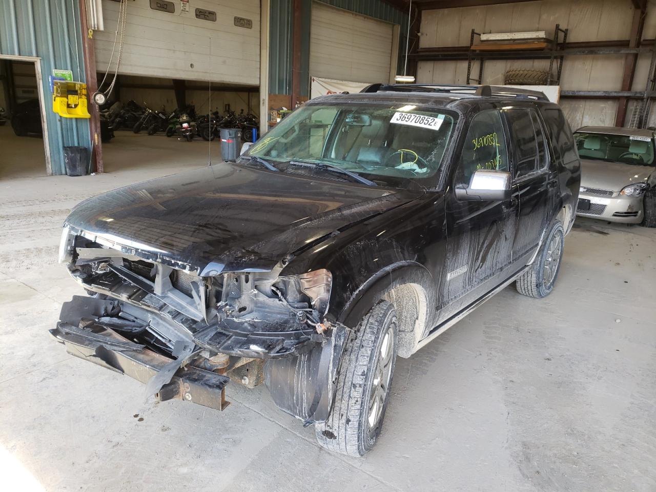 Photo 2 from auction – 2007 FORD EXPLORER L with VIN 1FMEU75E77UA92150