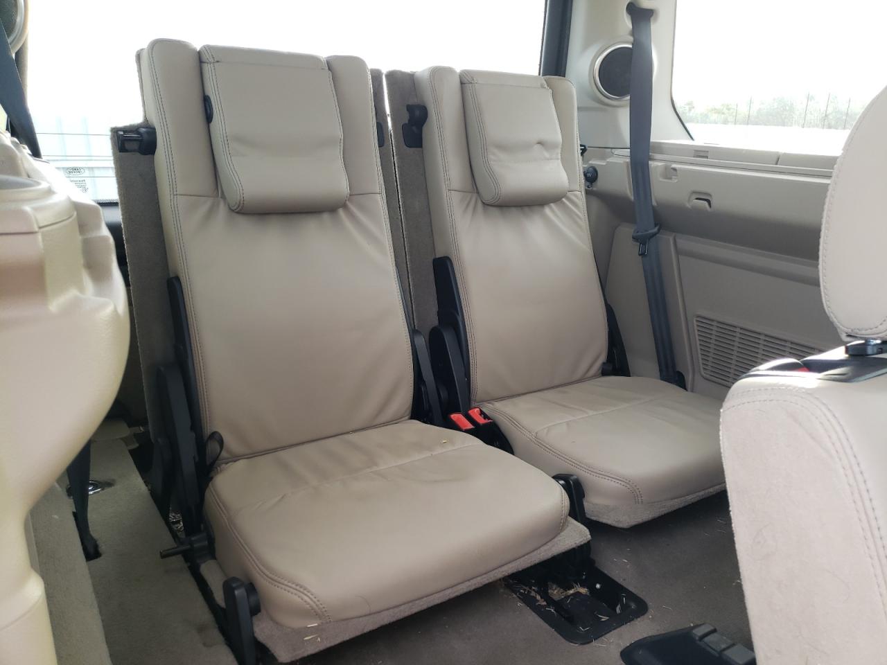Photo 9 from auction – 2010 LAND ROVER LR4 HSE LU with VIN SALAK2D48AA530387