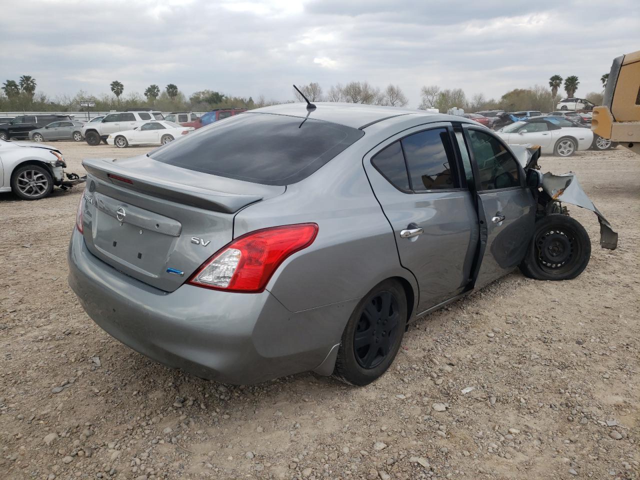 Photo 4 from auction – 2013 NISSAN VERSA S with VIN 3N1CN7AP1DL885923
