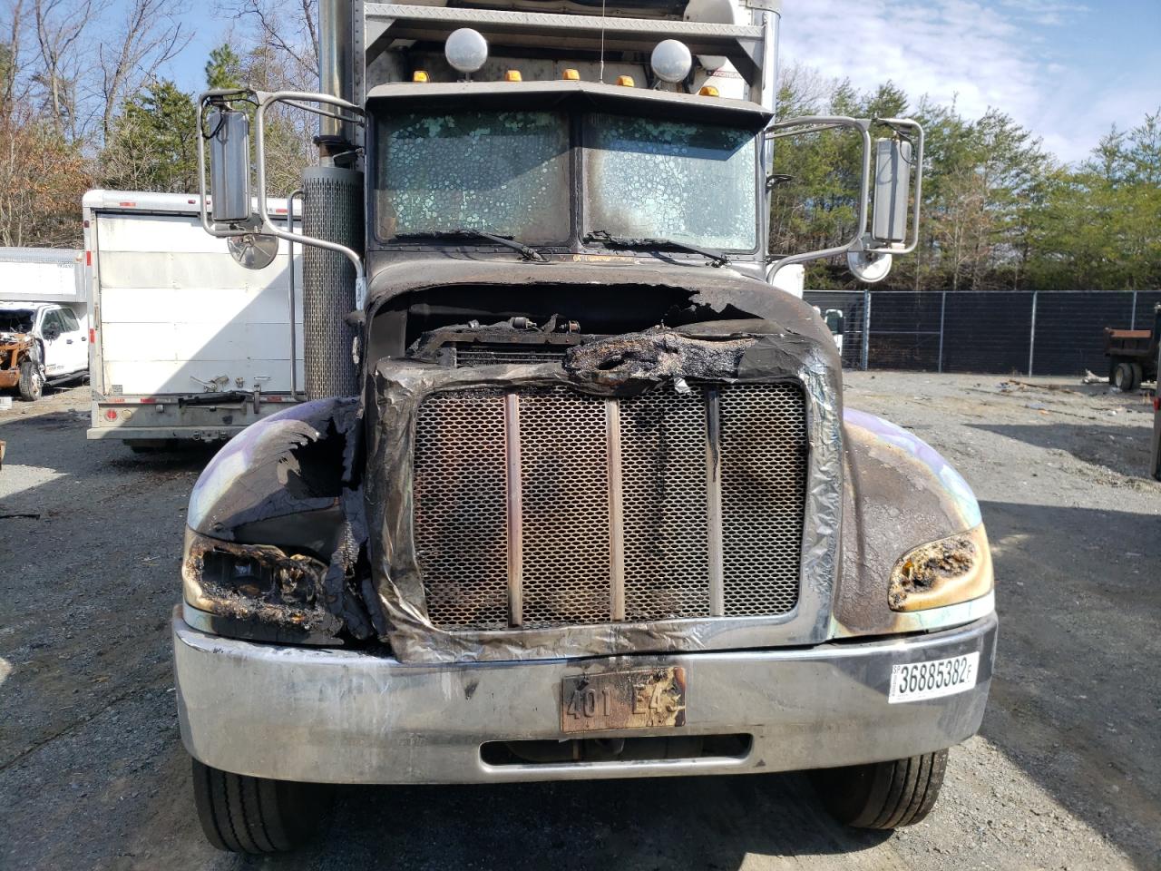 Photo 9 from auction – 2006 PETERBILT 335 with VIN 2NPLHD7X36M630454