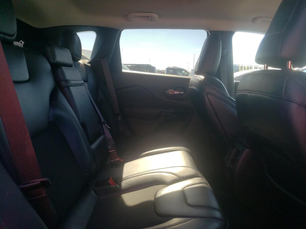 Photo 6 from auction – 2019 JEEP CHEROKEE L with VIN 1C4PJMLX6KD367668