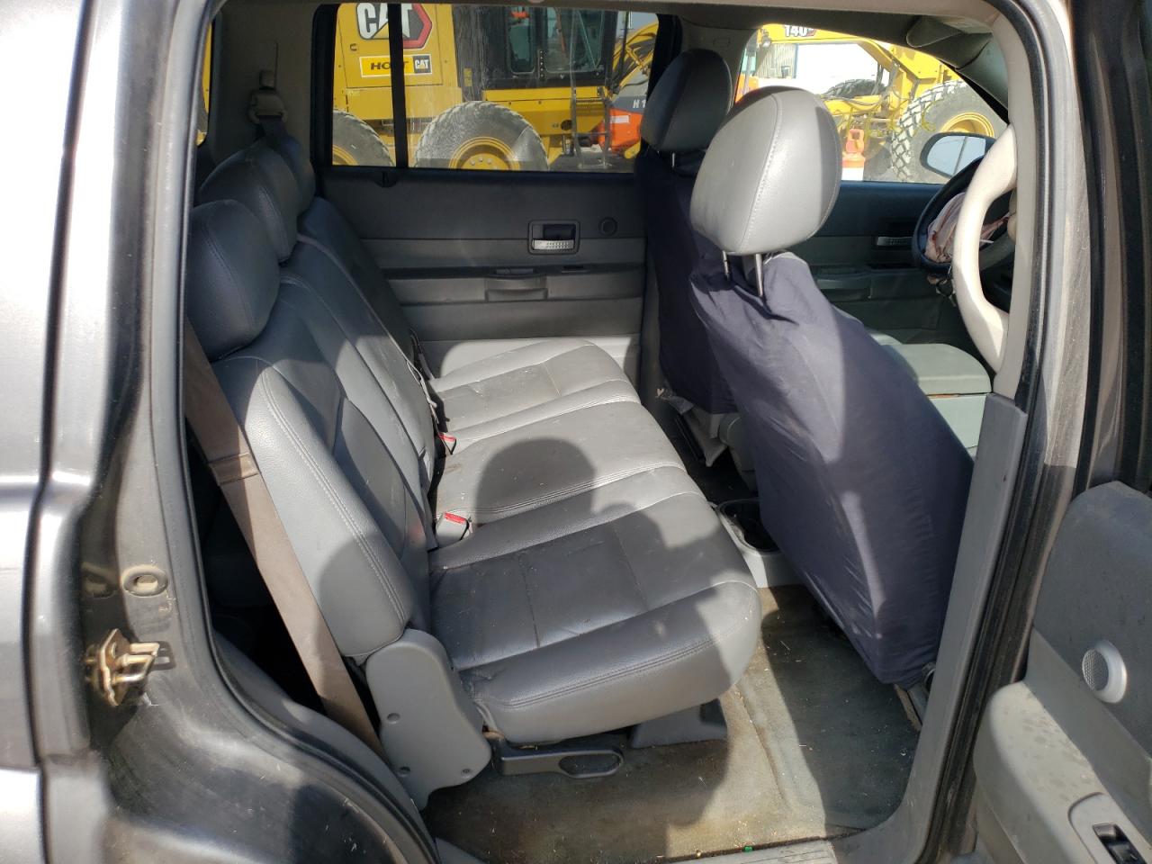 Photo 6 from auction – 2004 DODGE DURANGO SL with VIN 1D4HD48N14F127764
