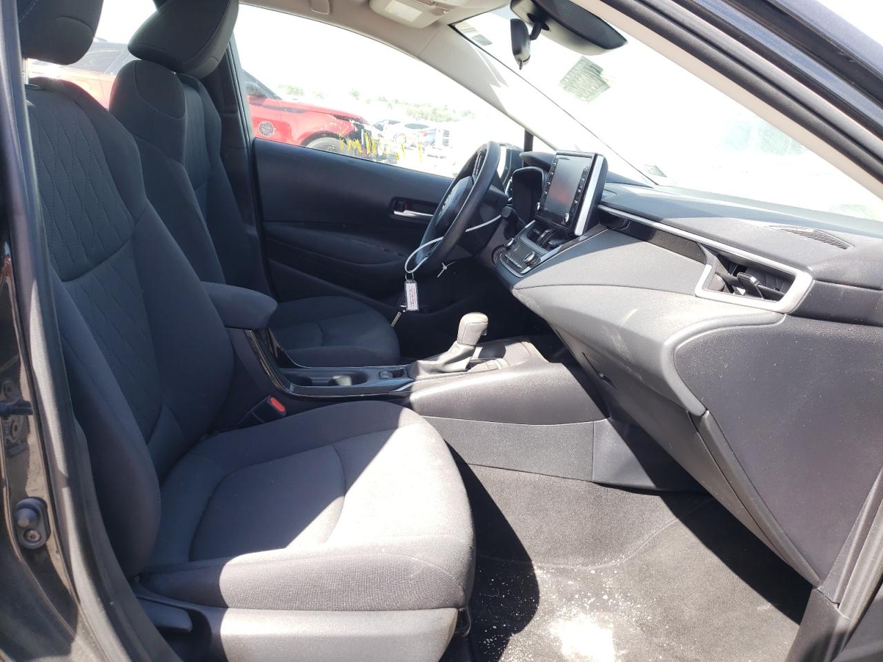 Photo 5 from auction – 2021 TOYOTA COROLLA LE with VIN 5YFEPMAE9MP195255