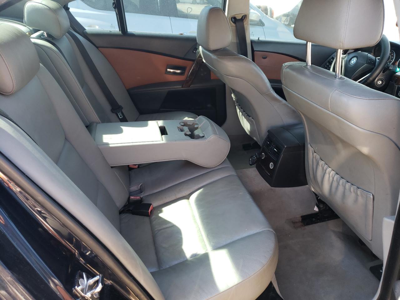 Photo 6 from auction – 2004 BMW 545 I with VIN WBANB33504B110336