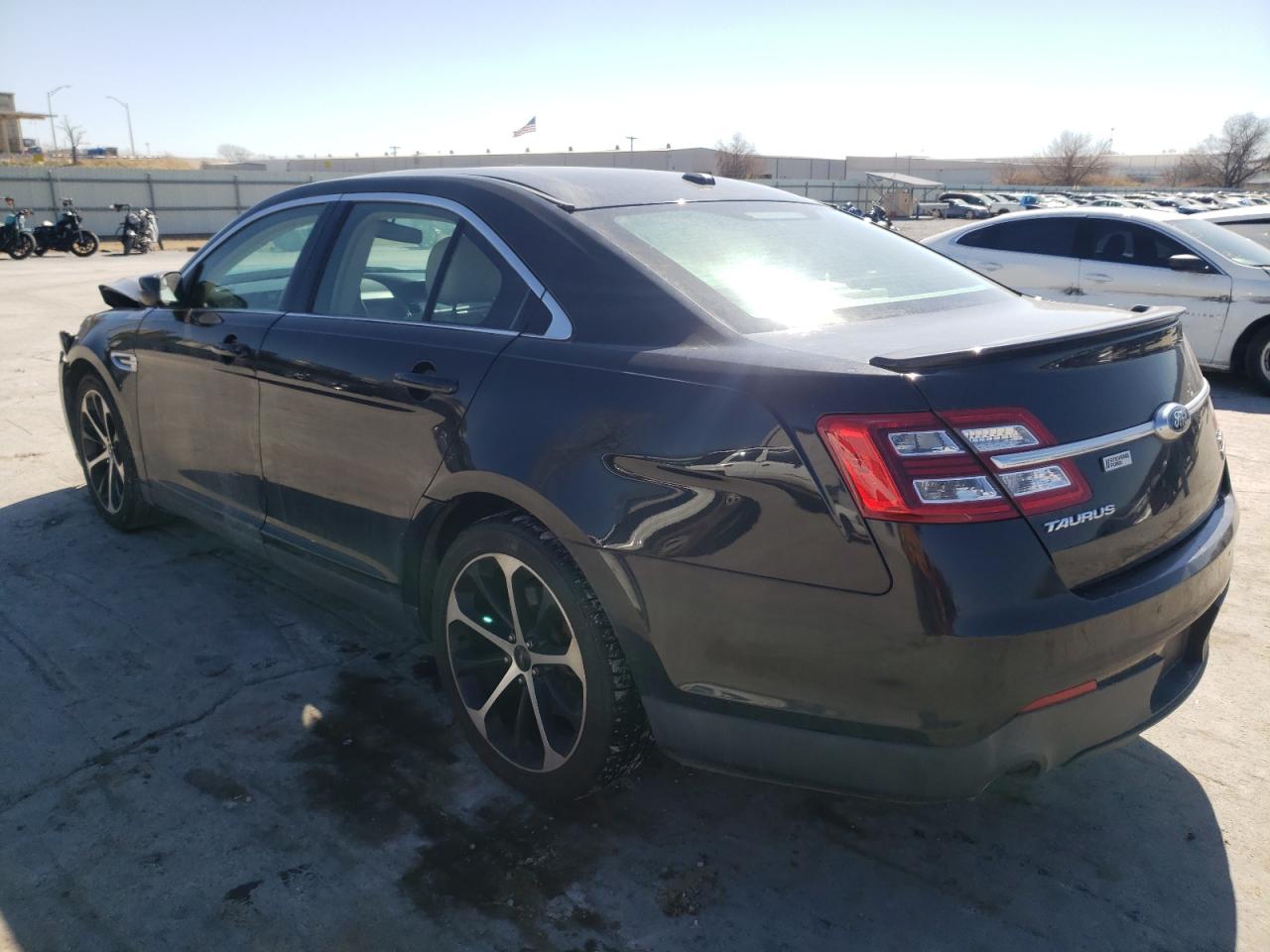 Photo 3 from auction – 2015 FORD TAURUS SEL with VIN 1FAHP2E82FG175414
