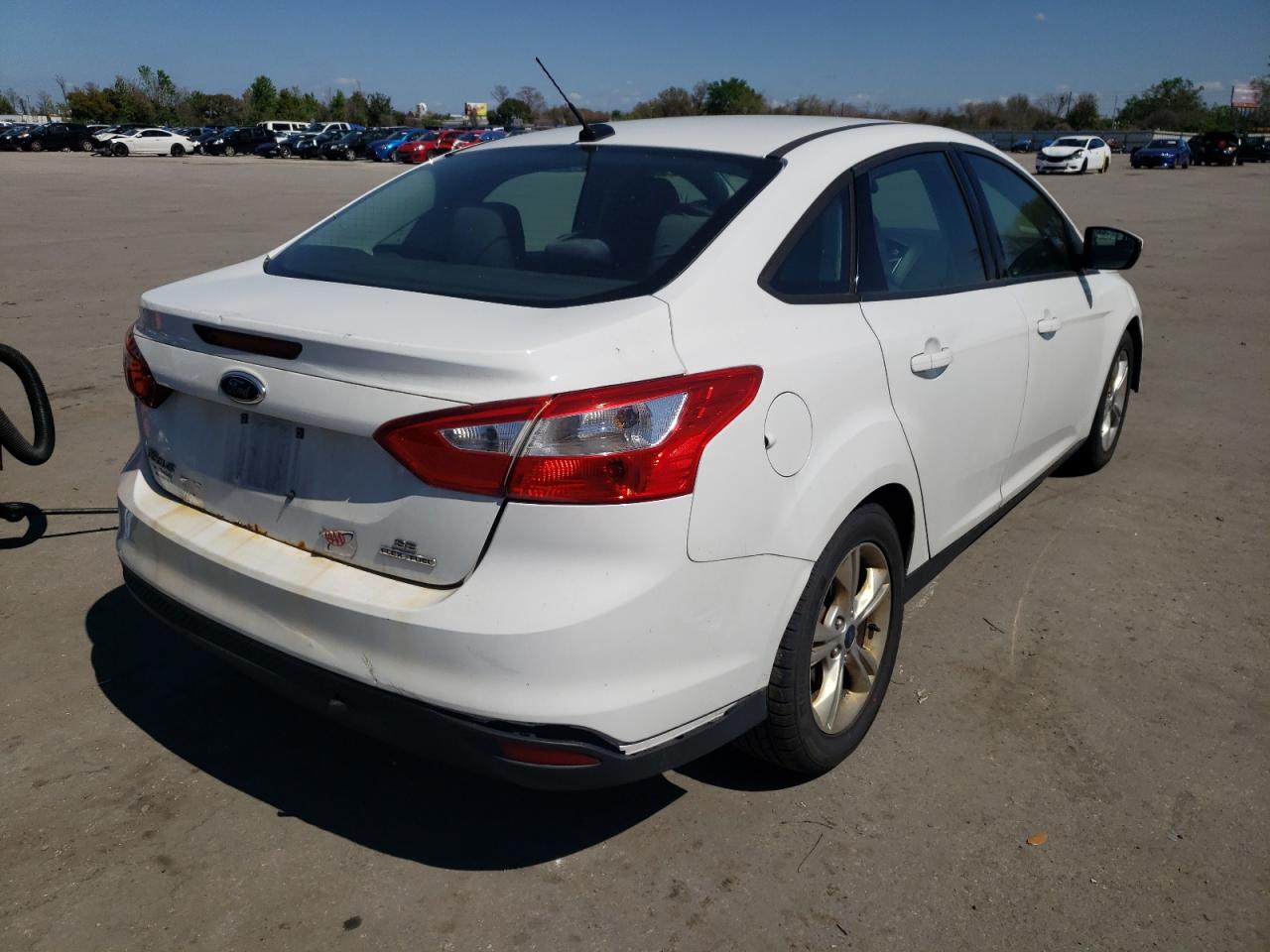 Photo 4 from auction – 2014 FORD FOCUS SE with VIN 1FADP3F2XEL193065