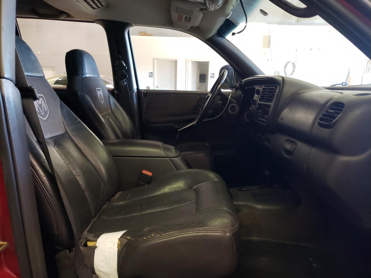 Photo 5 from auction – 1999 DODGE DURANGO with VIN 1B4HS28Z0XF625708