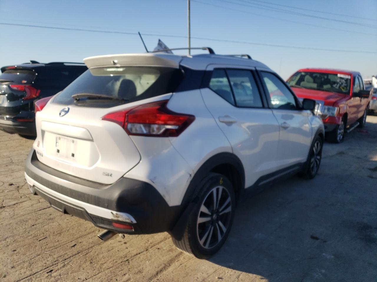 Photo 4 from auction – 2019 NISSAN KICKS S with VIN 3N1CP5CU5KL510941