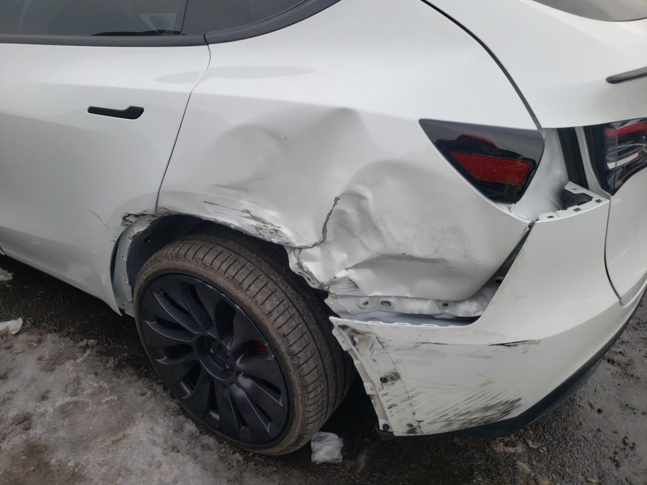 Photo 9 from auction – 2021 TESLA MODEL Y with VIN 5YJYGDEF1MF264645