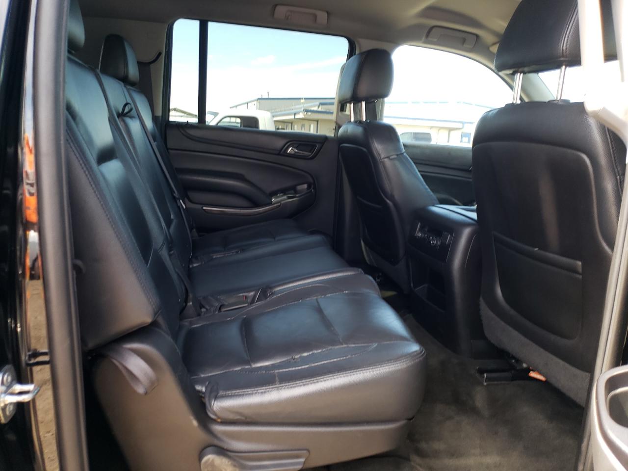 Photo 6 from auction – 2015 CHEVROLET SUBURBAN C with VIN 1GNSCHKC4FR240489