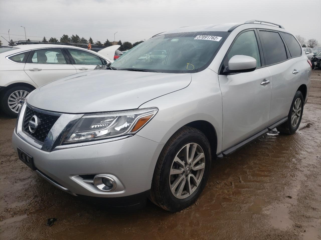 Photo 2 from auction – 2016 NISSAN PATHFINDER with VIN 5N1AR2MM1GC656098